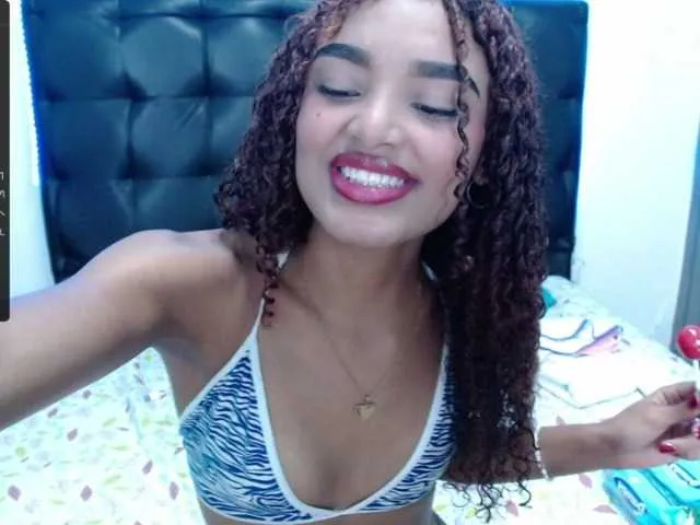 Live sex webcam photo for Annie-Vesga #276760777
