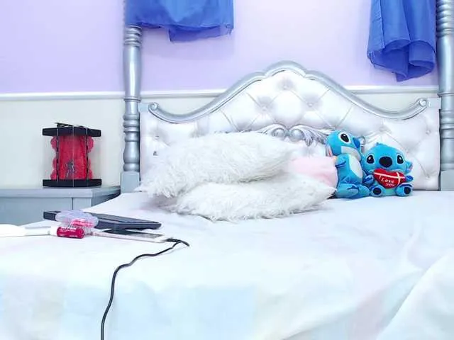 Live sex webcam photo for AnnieBelle #272891656