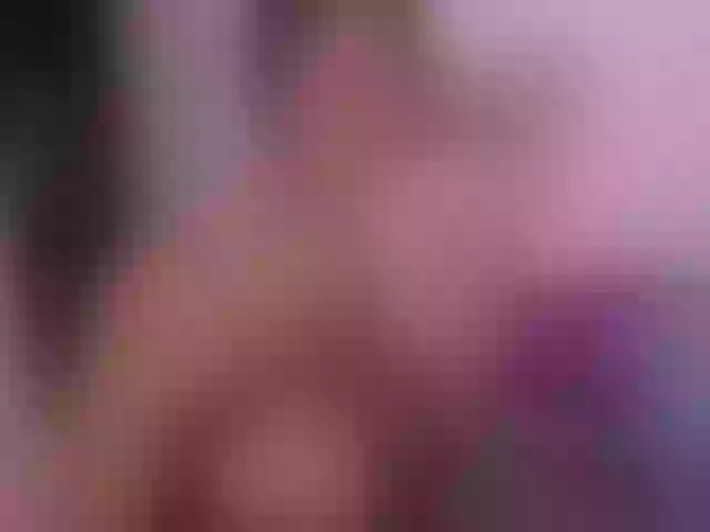 Live sex webcam photo for AnnieBlu3 #286016078