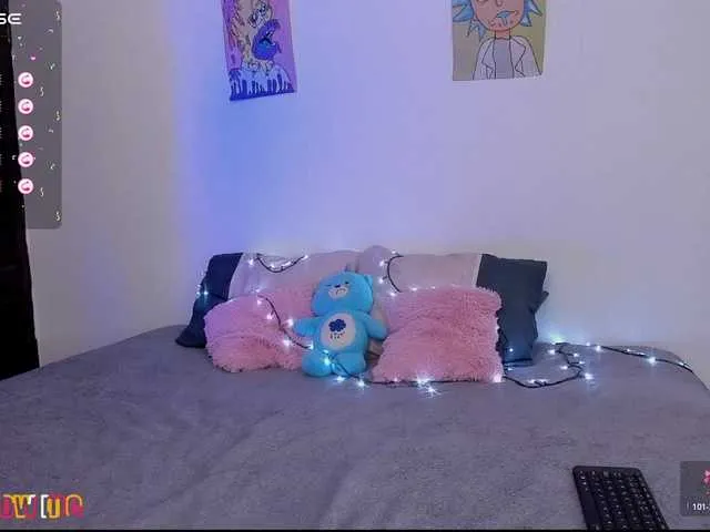 Live sex webcam photo for AnnieBlu3 #289406108