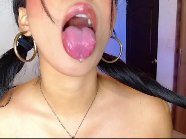 Live sex webcam photo for AnnieBlu3 #291804755