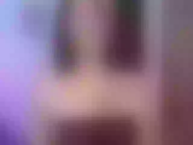 Live sex webcam photo for AnnieBlu3 #291954485