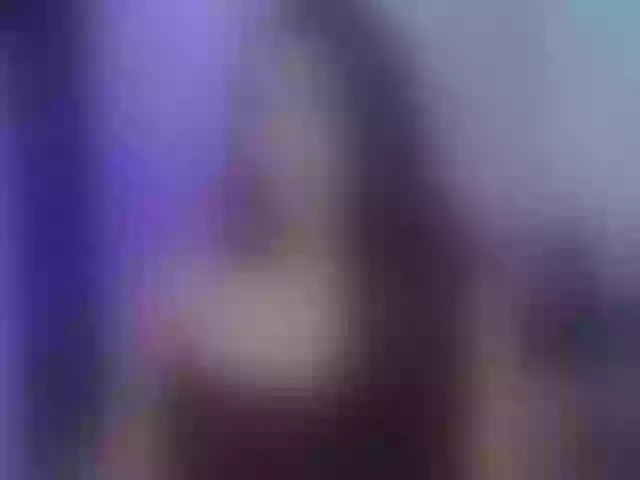 Live sex webcam photo for AnnieBlu3 #292282772