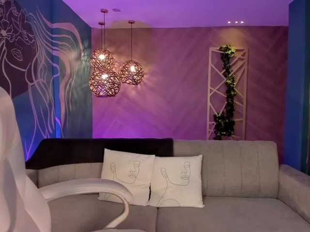 Live sex webcam photo for AnnieCorrea #273616283