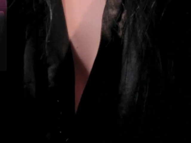 Live sex webcam photo for AnnieCorrea #277059628