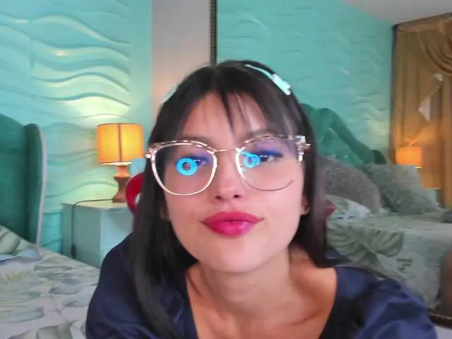 Live sex webcam photo for AnnieGoodwin #276213747