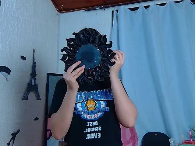 Live sex webcam photo for AnnieHarper #275528701