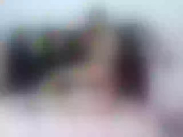 Live sex webcam photo for AnnieMiller- #271740599