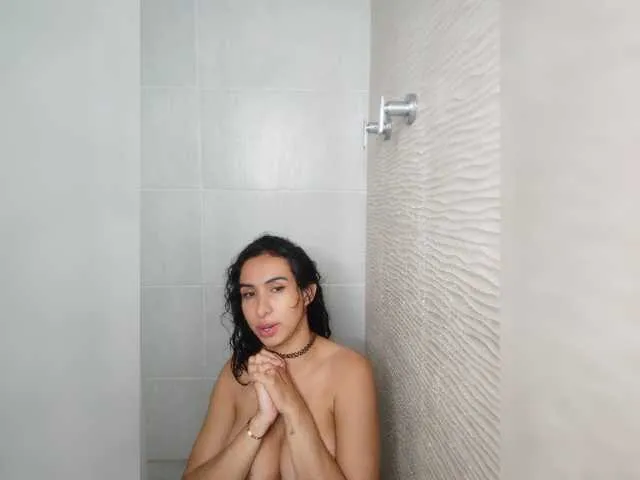 Live sex webcam photo for AnnieMiller- #275752179