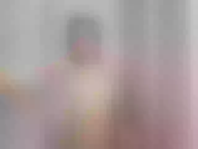 Live sex webcam photo for AnnieMiller- #276032993