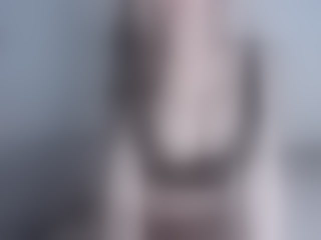 Live sex webcam photo for AnnieMiller- #294180369