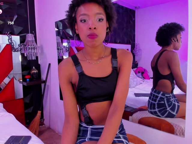 Live sex webcam photo for AnnieSanz #292010242