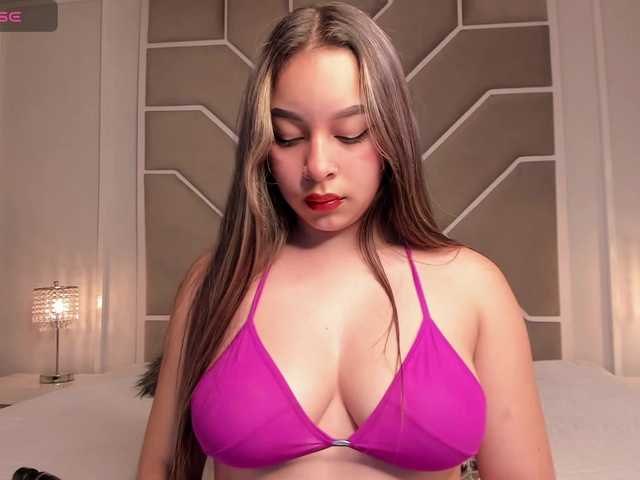 Live sex webcam photo for AnnieWester #277210525