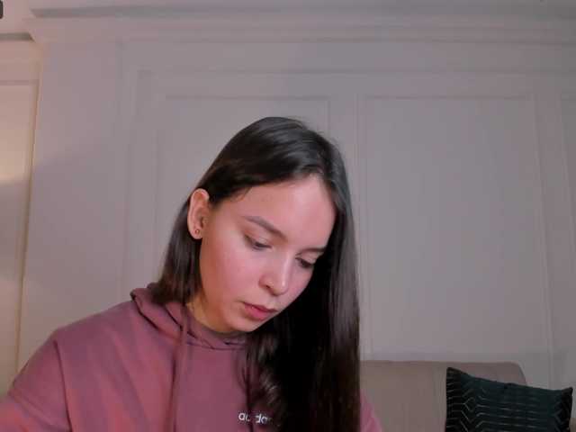 Live sex webcam photo for AnnieeHall #276177509