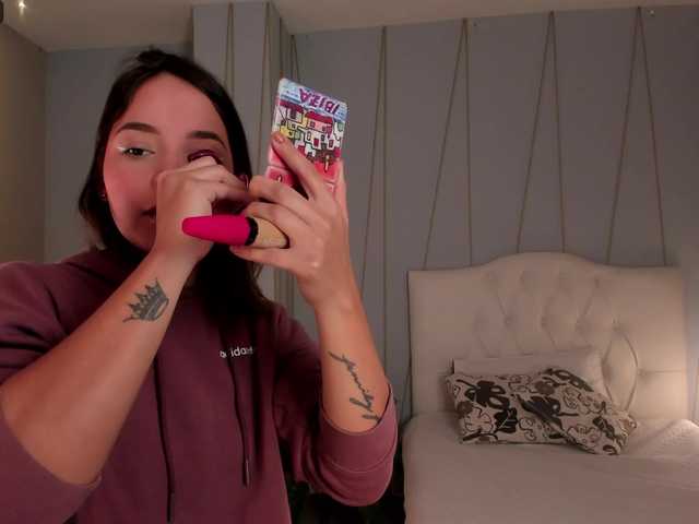 Live sex webcam photo for AnnieeHall #276549840