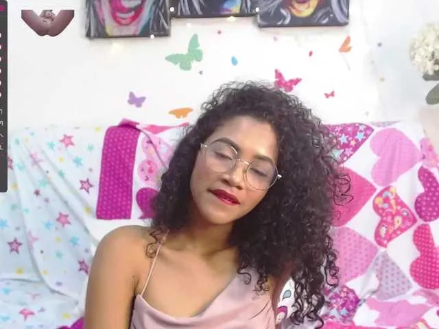 Live sex webcam photo for Anniemiss #271751101