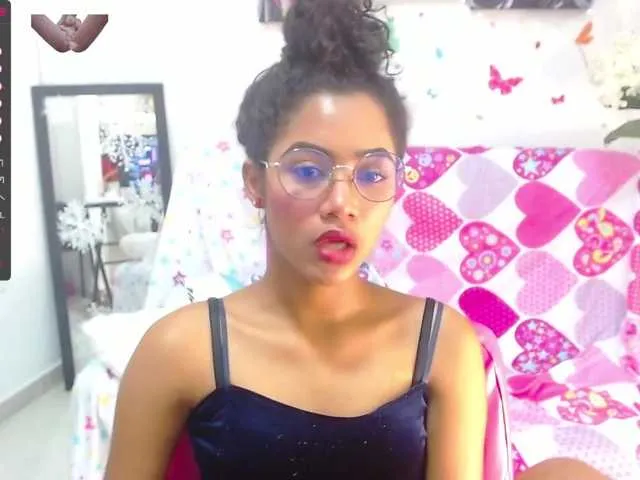 Live sex webcam photo for Anniemiss #271844303