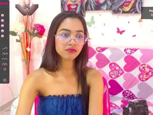 Live sex webcam photo for Anniemiss #271996828