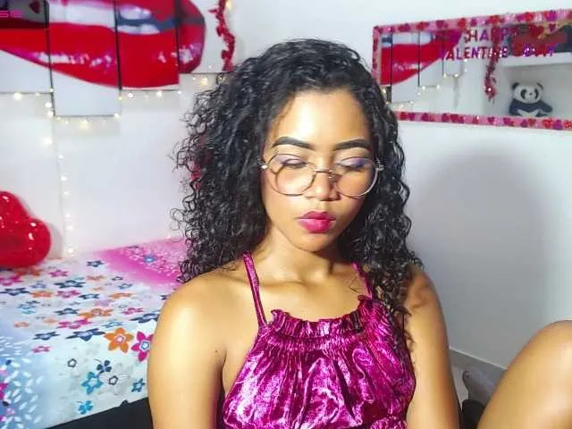 Live sex webcam photo for Anniemiss #272516188