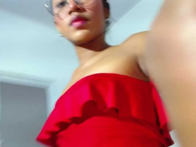 Live sex webcam photo for Anniemiss #272577463