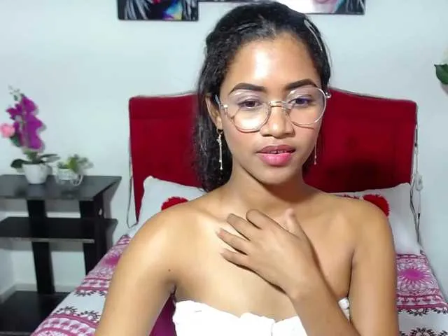 Live sex webcam photo for Anniemiss #273055038