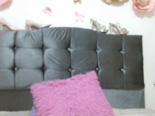 Live sex webcam photo for Anniestorm #271905685