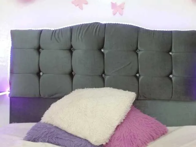 Live sex webcam photo for Anniestorm #272171413