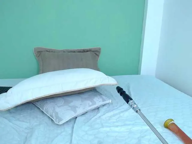 Live sex webcam photo for AnniieJohnson #277691722