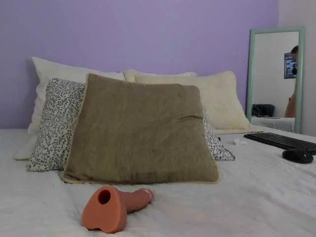 Live sex webcam photo for AnniieJohnson #278160821