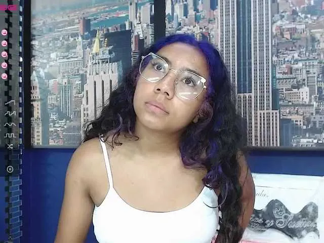 Live sex webcam photo for Anniieee #271744922