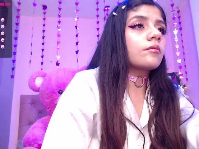 Live sex webcam photo for Anniieee1 #272533937