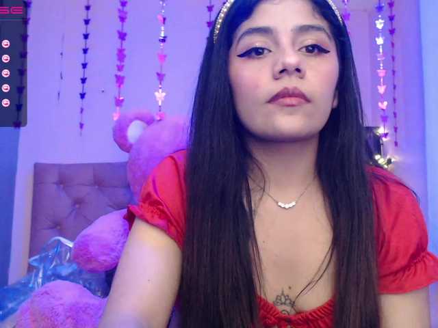 Live sex webcam photo for Anniieee1 #272571076