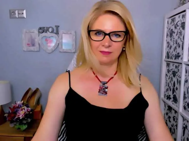 Live sex webcam photo for AnnikaMature #276242699