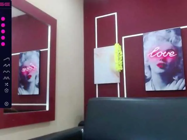 Live sex webcam photo for AnnyCrimson #273962554