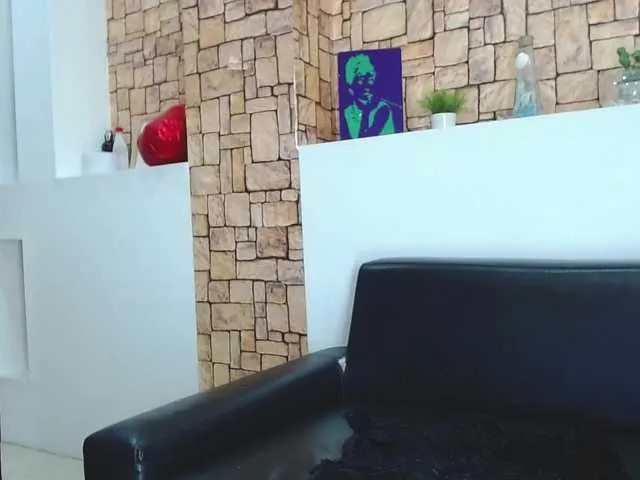 Live sex webcam photo for AnnyCrimson #274631613