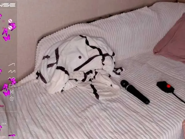 Live sex webcam photo for AnnyDeani #274636352