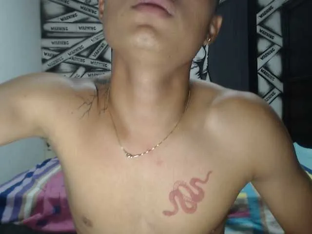 Live sex webcam photo for AnnyGngBng #274412026