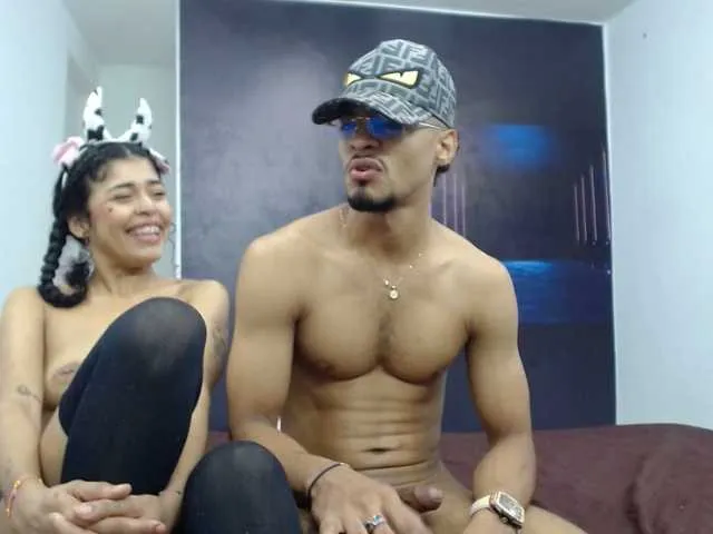 Live sex webcam photo for AnnyGngBng #275588577