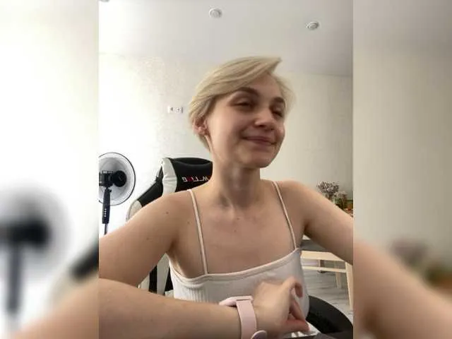 Live sex webcam photo for AnnySwetty #277997966