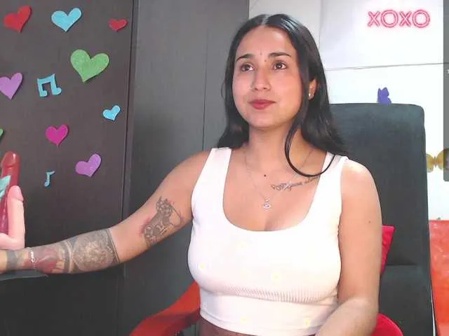 Live sex webcam photo for Annyee #276144659