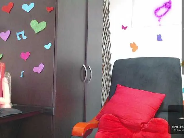 Live sex webcam photo for Annyee #276168693
