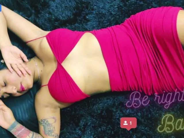 Live sex webcam photo for Annyee #276311261