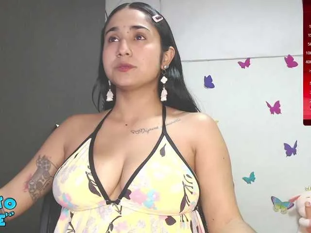 Live sex webcam photo for Annyee #277037026