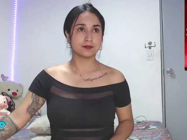Live sex webcam photo for Annyee #277190419