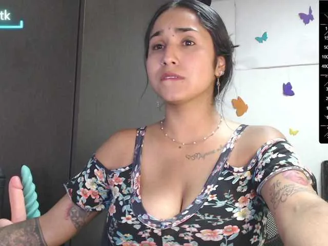 Live sex webcam photo for Annyee #277571939