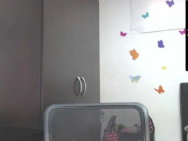 Live sex webcam photo for Annyee #277670775