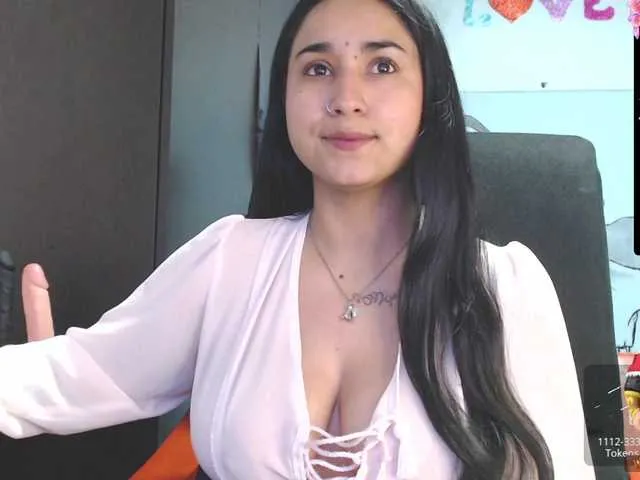Live sex webcam photo for Annyee #290393262