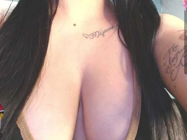 Live sex webcam photo for Annyee #290709600