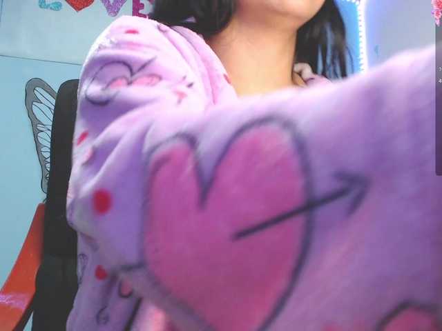 Live sex webcam photo for Annyee #290857376