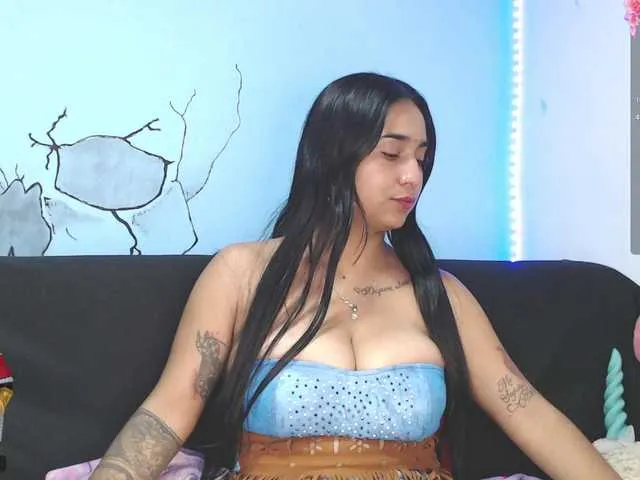 Live sex webcam photo for Annyee #291198324
